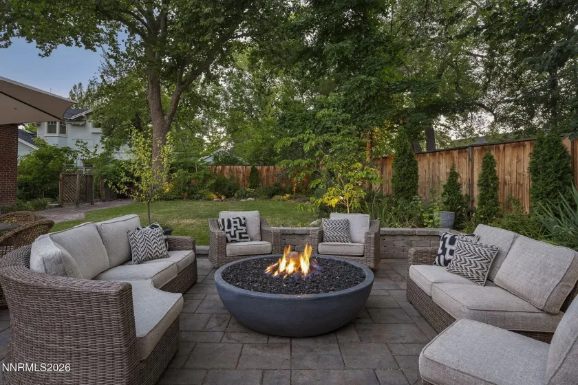 581 Ridge, Reno, Nevada 89501, 4 Bedrooms Bedrooms, ,3 BathroomsBathrooms,Residential,Residential,Ridge,0,260010340
