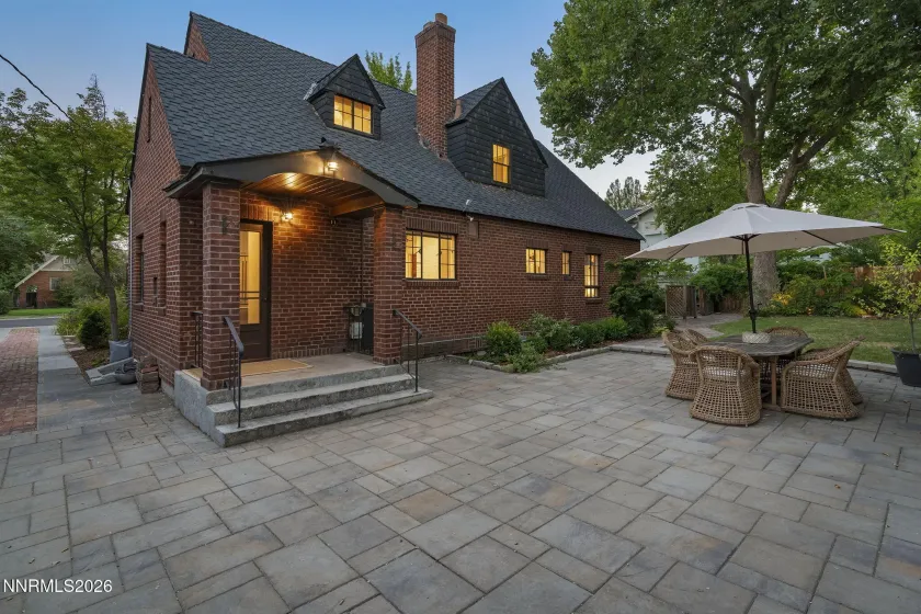581 Ridge, Reno, Nevada 89501, 4 Bedrooms Bedrooms, ,3 BathroomsBathrooms,Residential,Residential,Ridge,0,260010340