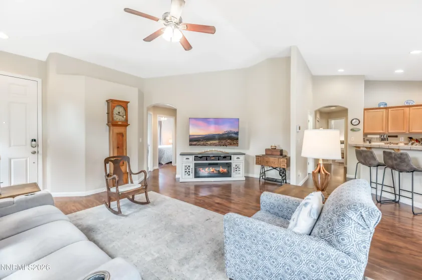 6930 Particles, Sparks, Nevada 89436, 3 Bedrooms Bedrooms, ,2 BathroomsBathrooms,Residential,Residential,Particles,0,260010373