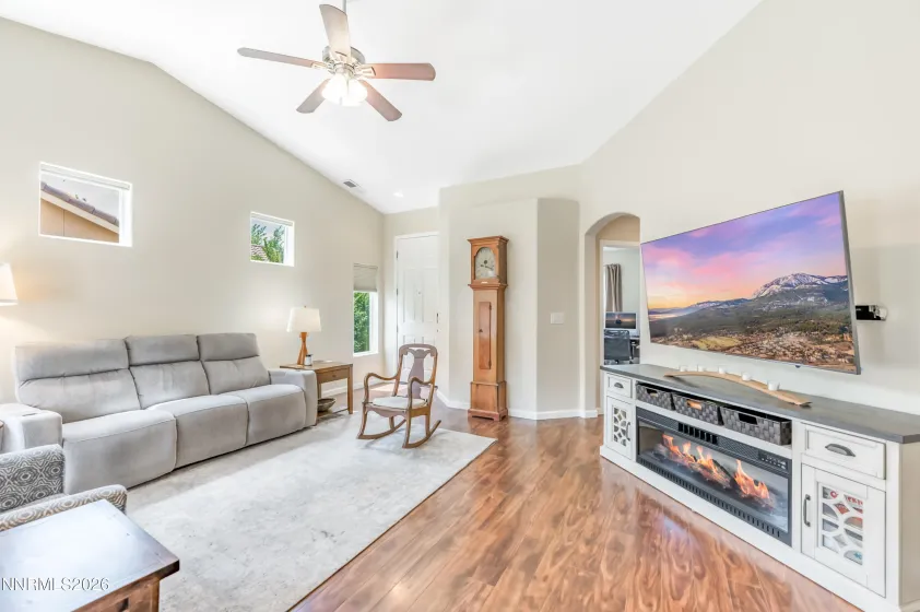 6930 Particles, Sparks, Nevada 89436, 3 Bedrooms Bedrooms, ,2 BathroomsBathrooms,Residential,Residential,Particles,0,260010373