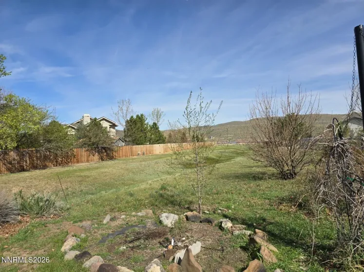 Common area next door leading to walking trails