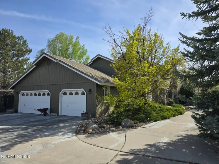 3 car garage