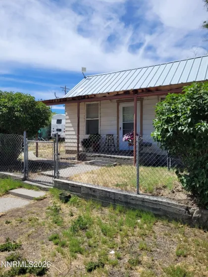 408 Monroe, Winnemucca, Nevada 89445, 1 Bedroom Bedrooms, ,1 BathroomBathrooms,Residential,Residential,Monroe,0,260010392
