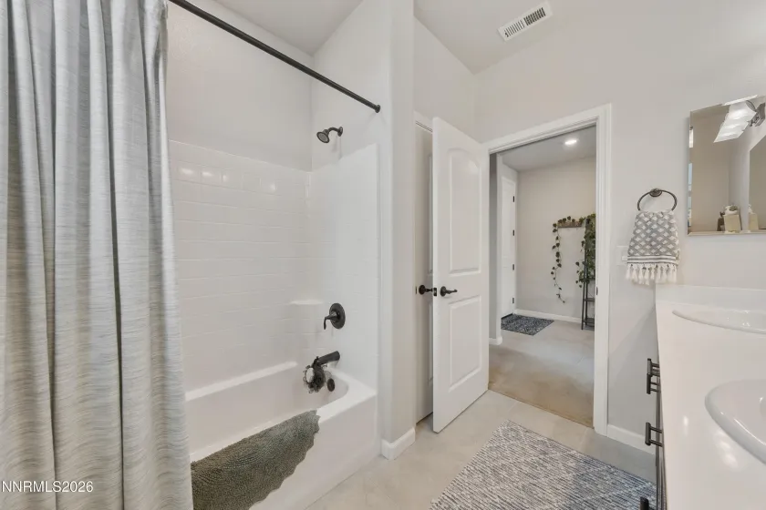 2070 Jordan Mdws, Spanish Springs, Nevada 89441, 3 Bedrooms Bedrooms, ,2 BathroomsBathrooms,Residential,Residential,Jordan Mdws,0,260010393