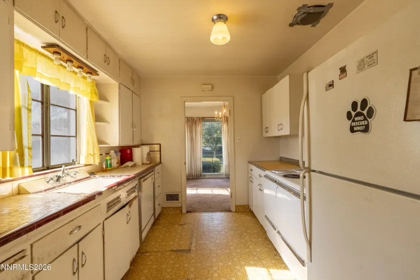 527 Marsh, Reno, Nevada 89509, 3 Bedrooms Bedrooms, ,2 BathroomsBathrooms,Residential,Residential,Marsh,0,260010405
