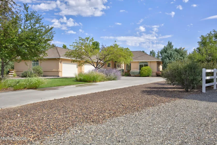 1198 Sierra Vista, Gardnerville, Nevada 89460, 3 Bedrooms Bedrooms, ,3 BathroomsBathrooms,Residential,Residential,Sierra Vista,0,260010428