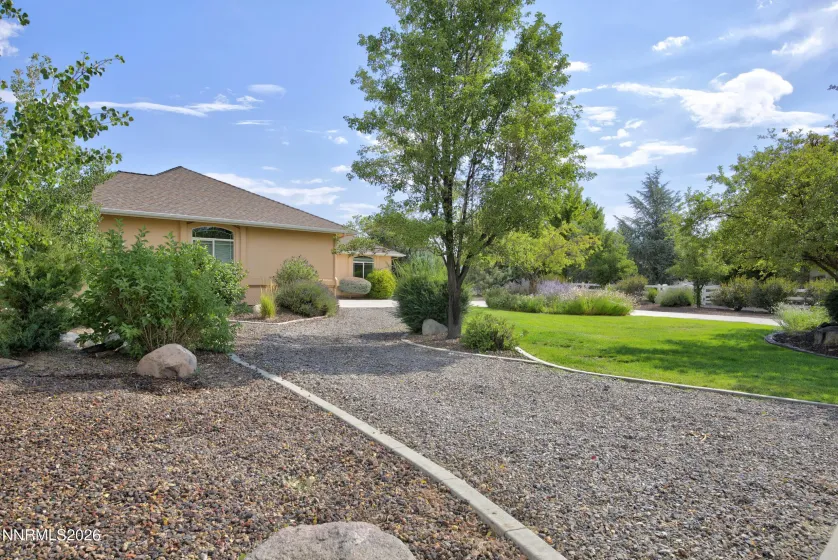 1198 Sierra Vista, Gardnerville, Nevada 89460, 3 Bedrooms Bedrooms, ,3 BathroomsBathrooms,Residential,Residential,Sierra Vista,0,260010428