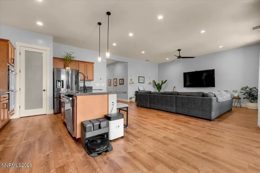 2161 Portneuf, Sparks, Nevada 89436, 4 Bedrooms Bedrooms, ,3 BathroomsBathrooms,Residential,Residential,Portneuf,0,260010434