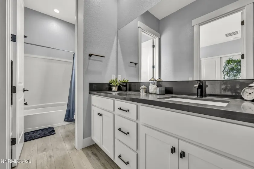 11599 Vinegar Peak, Spanish Springs, Nevada 89441, 5 Bedrooms Bedrooms, ,4 BathroomsBathrooms,Residential,Residential,Vinegar Peak,0,260010437