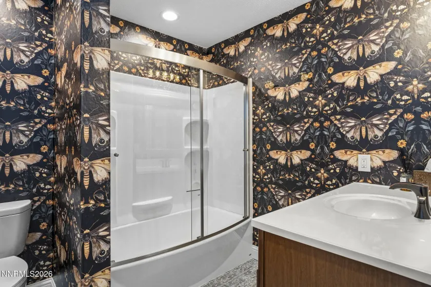 downstairs full bathroom