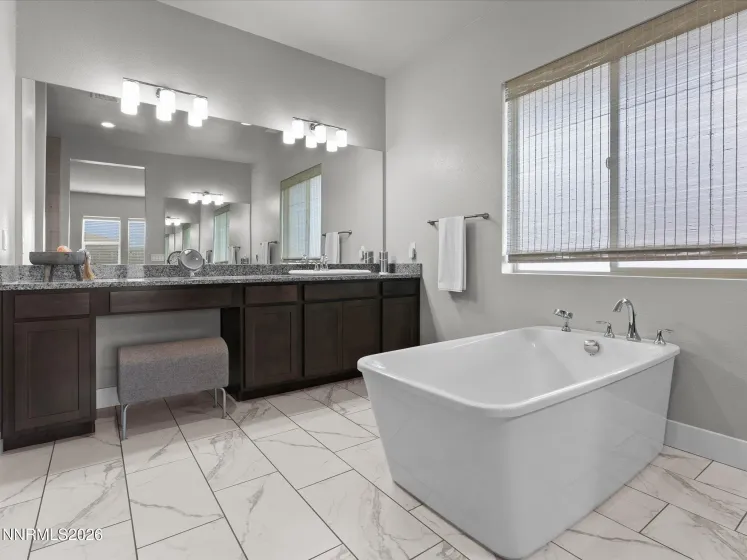 694 Raptor, Fernley, Nevada 89408, 3 Bedrooms Bedrooms, ,3 BathroomsBathrooms,Residential,Residential,Raptor,0,260010442