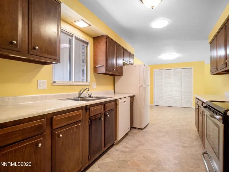 1406 Palo Verde, Carson City, Nevada 89701, 3 Bedrooms Bedrooms, ,2 BathroomsBathrooms,Residential,Residential,Palo Verde,0,260010443