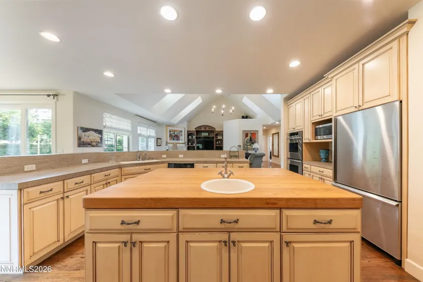 130 Juniper Hill, Reno, Nevada 89519, 4 Bedrooms Bedrooms, ,3 BathroomsBathrooms,Residential,Residential,Juniper Hill,0,260010467