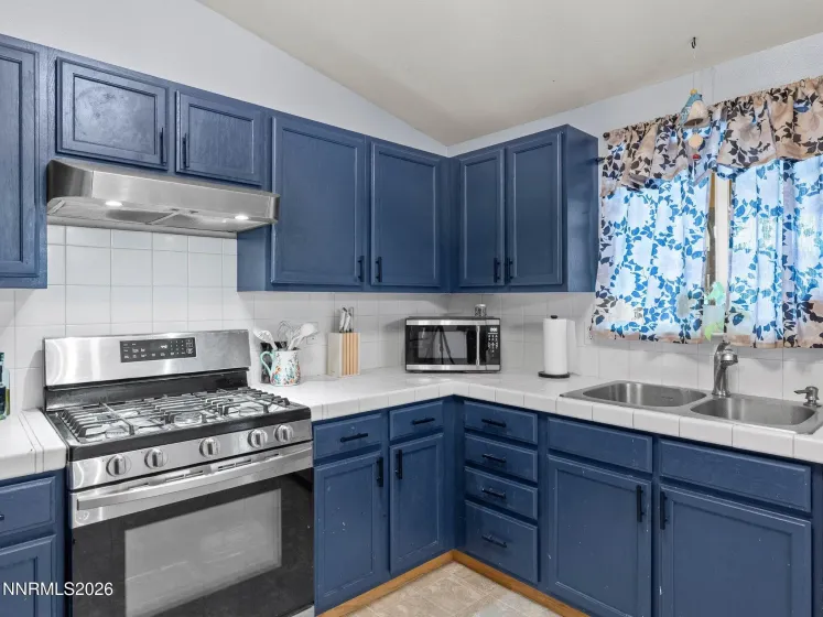 1455 Grey Bluffs, Fernley, Nevada 89408, 4 Bedrooms Bedrooms, ,2 BathroomsBathrooms,Residential,Residential,Grey Bluffs,0,260010472