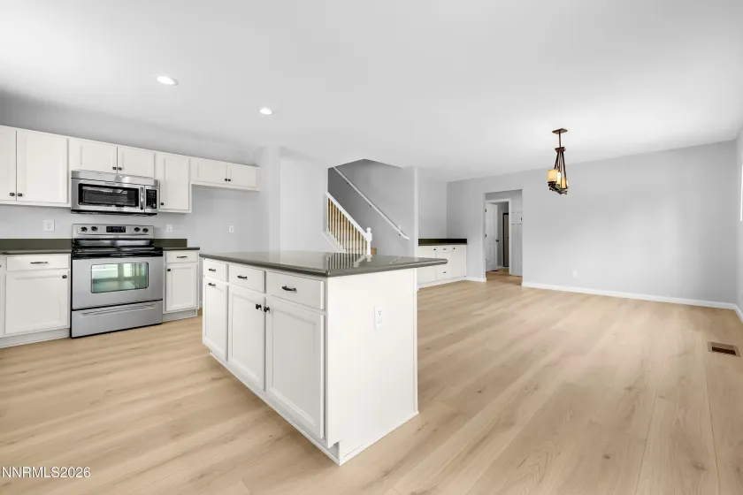 7750 Porto, Sparks, Nevada 89436, 5 Bedrooms Bedrooms, ,3 BathroomsBathrooms,Residential,Residential,Porto,0,260010448