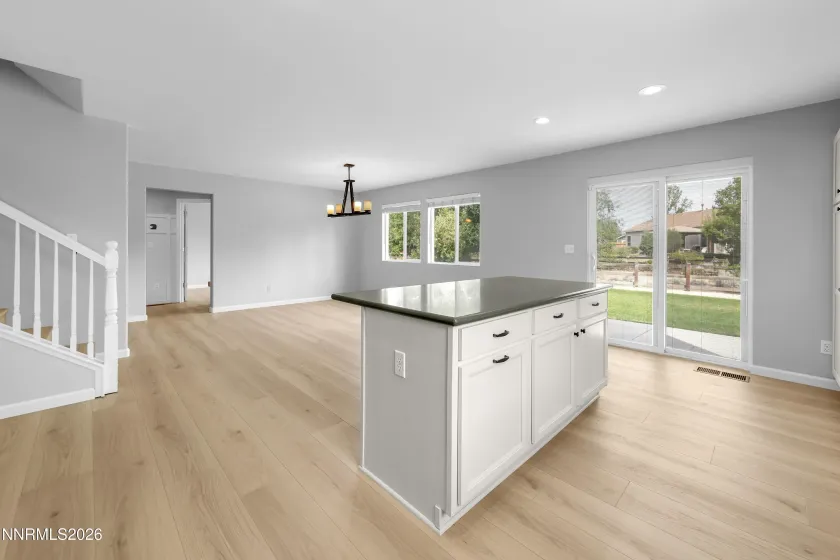 7750 Porto, Sparks, Nevada 89436, 5 Bedrooms Bedrooms, ,3 BathroomsBathrooms,Residential,Residential,Porto,0,260010448