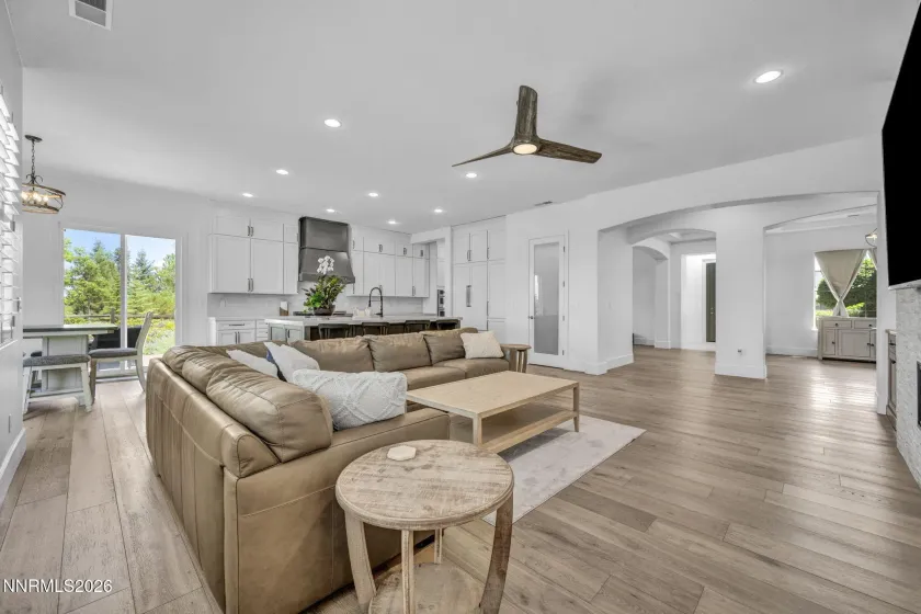 14725 Chateau, Reno, Nevada 89511, 4 Bedrooms Bedrooms, ,3 BathroomsBathrooms,Residential,Residential,Chateau,0,260010507