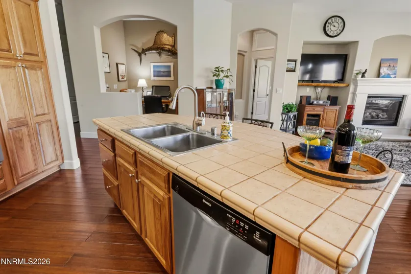 3272 Dog Leg, Minden, Nevada 89423, ,3 BathroomsBathrooms,Residential,Residential,Dog Leg,0,260010508