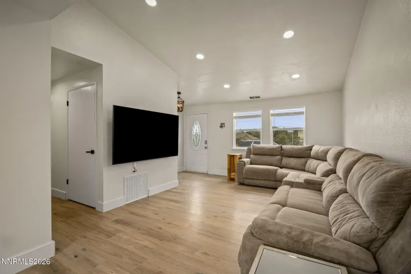 2424 Cartwright, Reno, Nevada 89521, 3 Bedrooms Bedrooms, ,2 BathroomsBathrooms,Residential,Residential,Cartwright,0,260010518