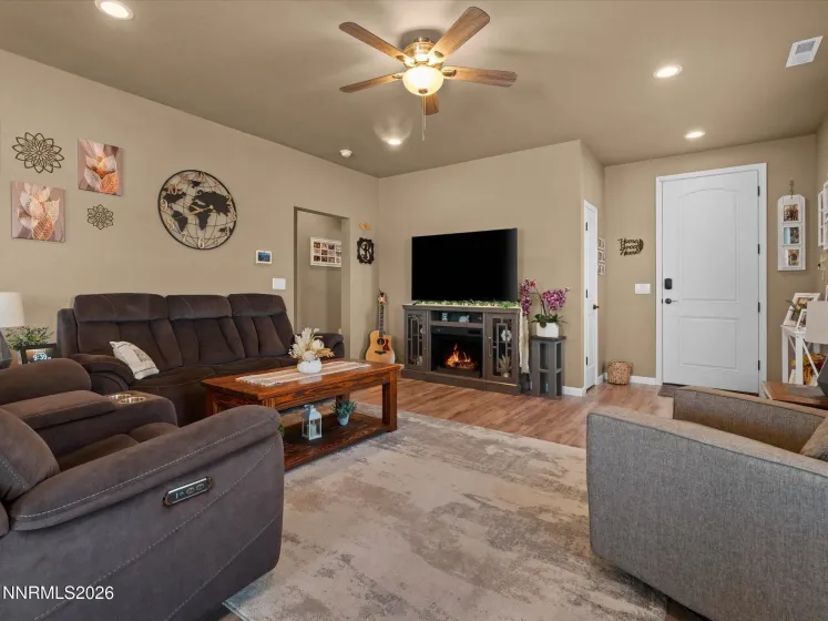 1323 Serenity, Fernley, Nevada 89408, 3 Bedrooms Bedrooms, ,2 BathroomsBathrooms,Residential,Residential,Serenity,0,260010580