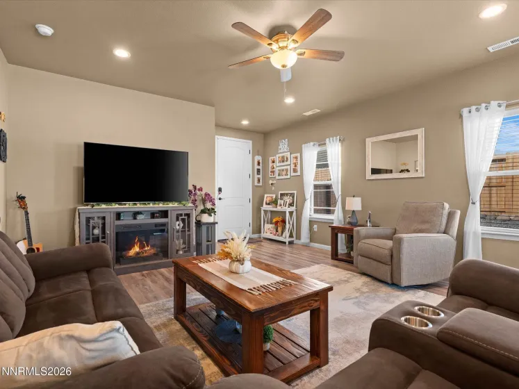 1323 Serenity, Fernley, Nevada 89408, 3 Bedrooms Bedrooms, ,2 BathroomsBathrooms,Residential,Residential,Serenity,0,260010580