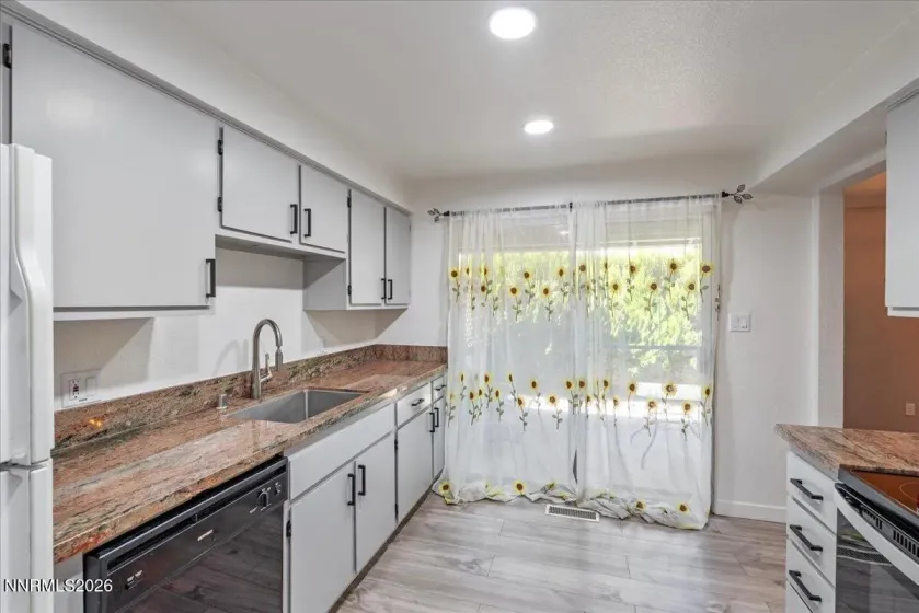2392 Oppio, Sparks, Nevada 89431, 2 Bedrooms Bedrooms, ,2 BathroomsBathrooms,Residential,Residential,Oppio,0,260010584