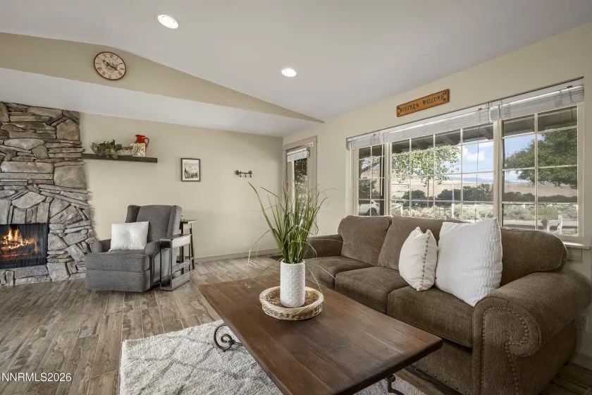 2200 Rhodes, Reno, Nevada 89521, 2 Bedrooms Bedrooms, ,2 BathroomsBathrooms,Residential,Residential,Rhodes,0,260010590