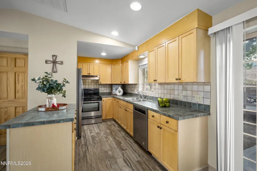 2200 Rhodes, Reno, Nevada 89521, 2 Bedrooms Bedrooms, ,2 BathroomsBathrooms,Residential,Residential,Rhodes,0,260010590