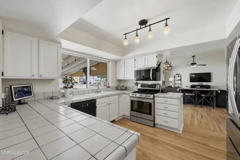 205 Bridle Path, Sparks, Nevada 89441, 4 Bedrooms Bedrooms, ,3 BathroomsBathrooms,Residential,Residential,Bridle Path,0,260010577