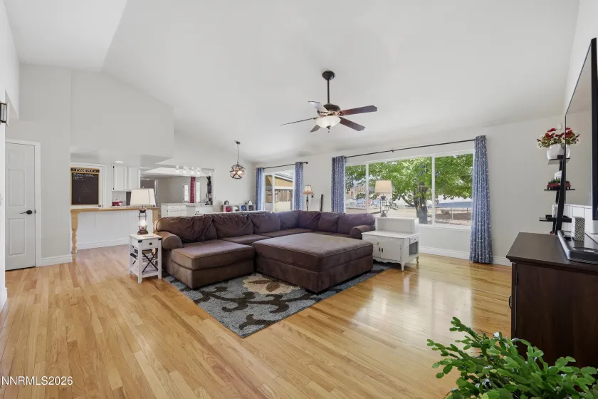 205 Bridle Path, Sparks, Nevada 89441, 4 Bedrooms Bedrooms, ,3 BathroomsBathrooms,Residential,Residential,Bridle Path,0,260010577