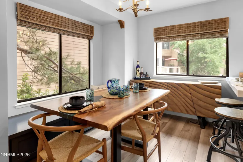 2875 Idlewild, Reno, Nevada 89509, 2 Bedrooms Bedrooms, ,3 BathroomsBathrooms,Residential,Residential,Idlewild,0,260010596
