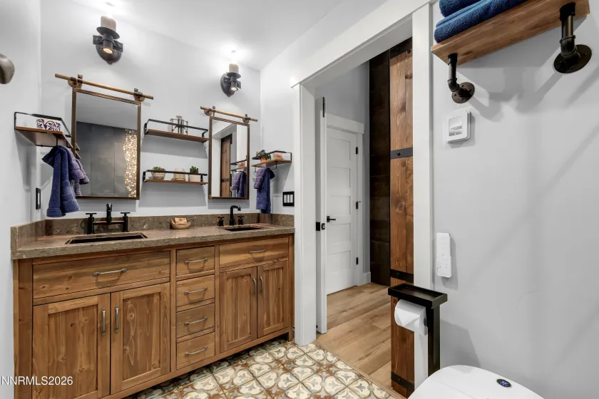 2875 Idlewild, Reno, Nevada 89509, 2 Bedrooms Bedrooms, ,3 BathroomsBathrooms,Residential,Residential,Idlewild,0,260010596