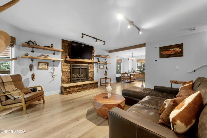2875 Idlewild, Reno, Nevada 89509, 2 Bedrooms Bedrooms, ,3 BathroomsBathrooms,Residential,Residential,Idlewild,0,260010596