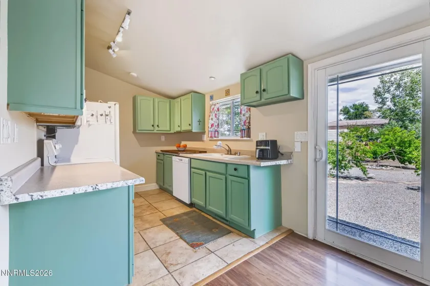 1274 Kingston, Gardnerville, Nevada 89460, 3 Bedrooms Bedrooms, ,2 BathroomsBathrooms,Residential,Residential,Kingston,0,260010608