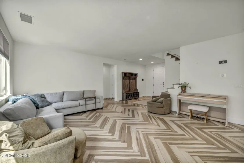 480 Luciana, Reno, Nevada 89521, 4 Bedrooms Bedrooms, ,4 BathroomsBathrooms,Residential,Residential,Luciana,0,260010616