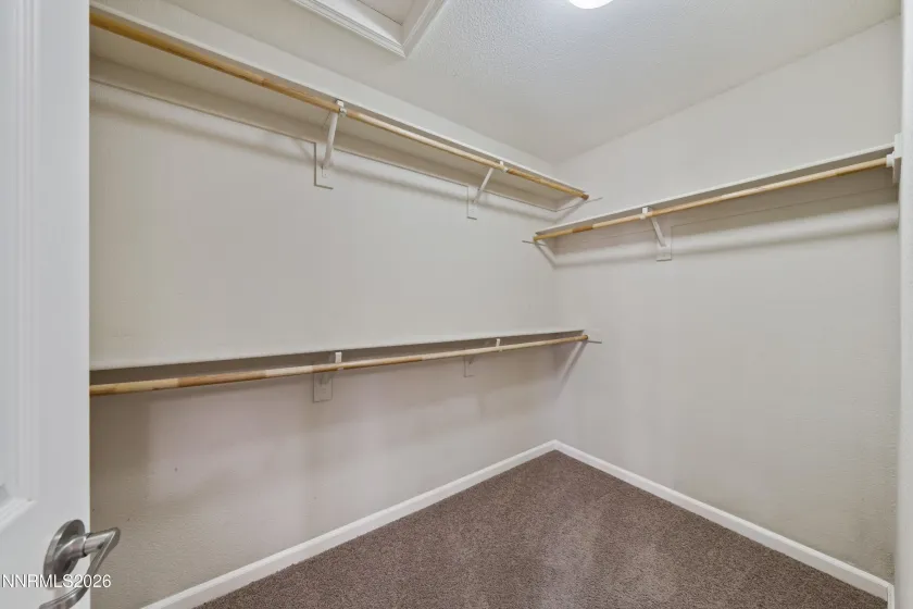 WALKIN CLOSET