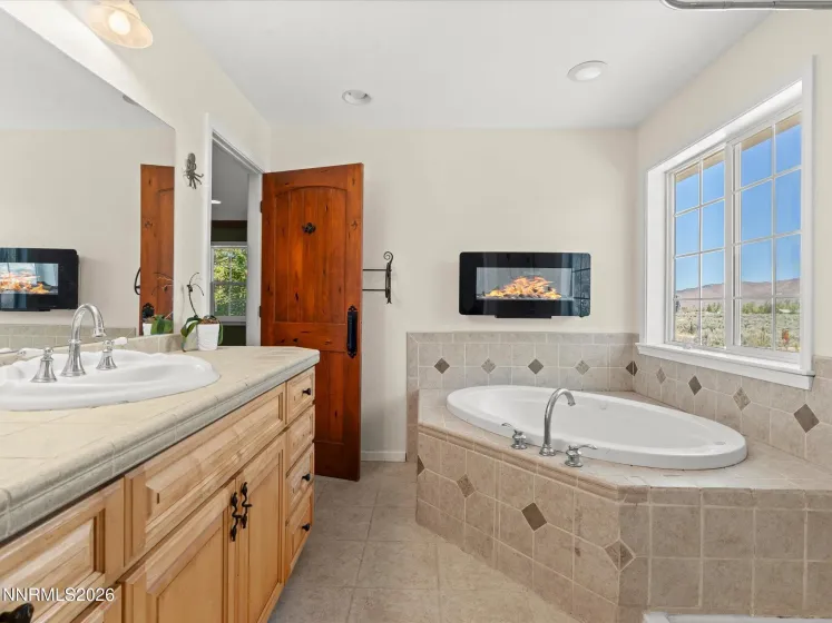 60 Horseshoe, Reno, Nevada 89508, 3 Bedrooms Bedrooms, ,2 BathroomsBathrooms,Residential,Residential,Horseshoe,0,260010628