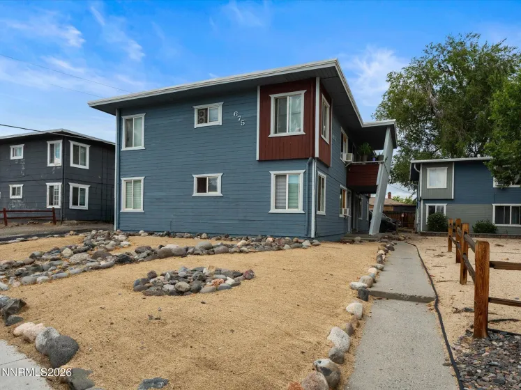 675 Denslowe, Reno, Nevada 89512, 8 Bedrooms Bedrooms, ,4 BathroomsBathrooms,Residential Income,Residential,Denslowe,0,260010634
