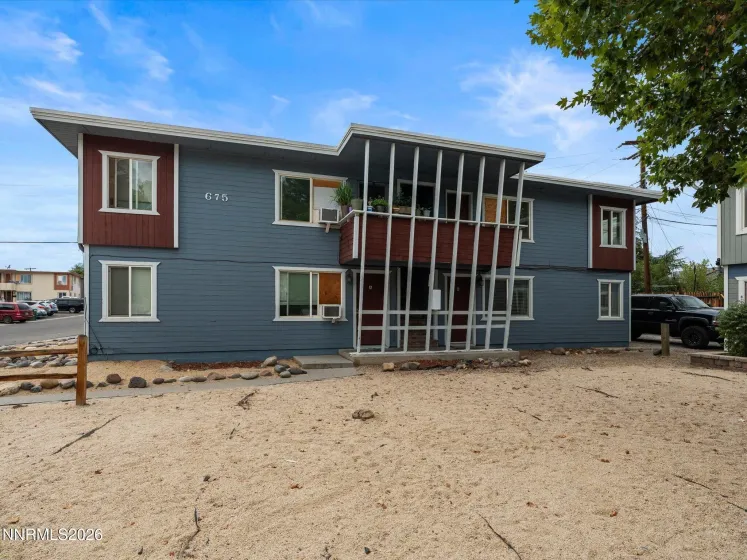 675 Denslowe, Reno, Nevada 89512, 8 Bedrooms Bedrooms, ,4 BathroomsBathrooms,Residential Income,Residential,Denslowe,0,260010634