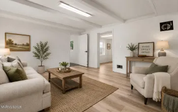 Virtually staged livingroom to show potential