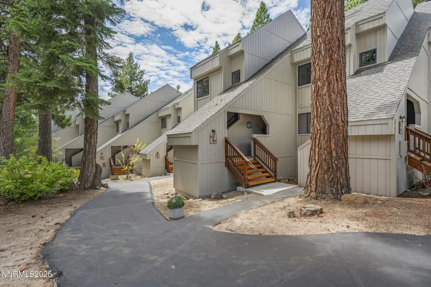 807 Alder, Incline Village, Nevada 89451, 2 Bedrooms Bedrooms, ,2 BathroomsBathrooms,Residential,Residential,Alder,0,260010663