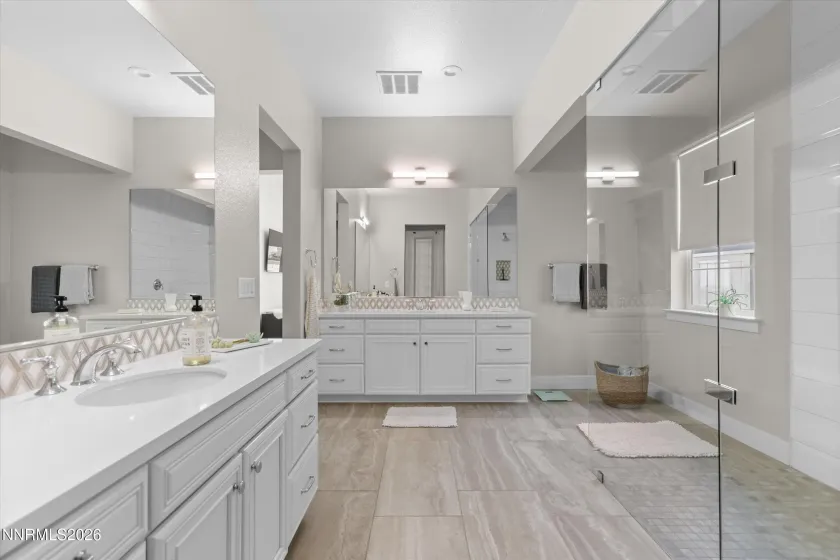 715 Pleasant Oak, Reno, Nevada 89511, 5 Bedrooms Bedrooms, ,6 BathroomsBathrooms,Residential,Residential,Pleasant Oak,0,260002329