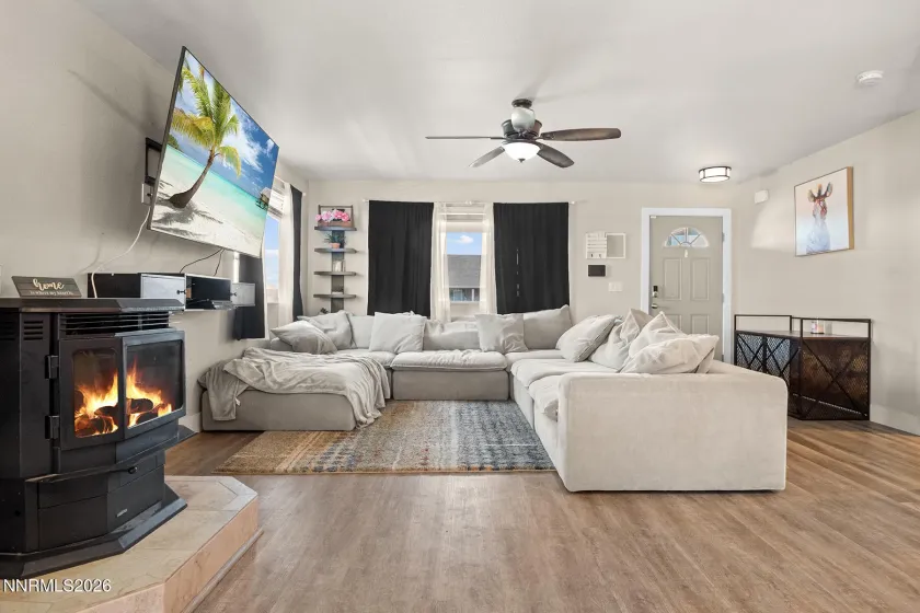 265 Walker, Gardnerville, Nevada 89410, 3 Bedrooms Bedrooms, ,2 BathroomsBathrooms,Residential,Residential,Walker,0,260010665