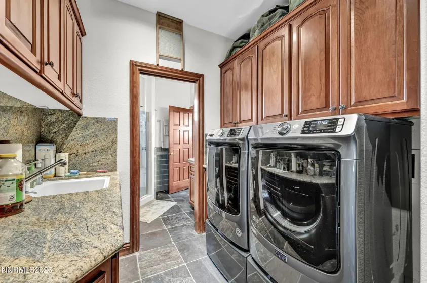 423 Claire, Gardnerville, Nevada 89460, 3 Bedrooms Bedrooms, ,5 BathroomsBathrooms,Residential,Residential,Claire,0,260010671