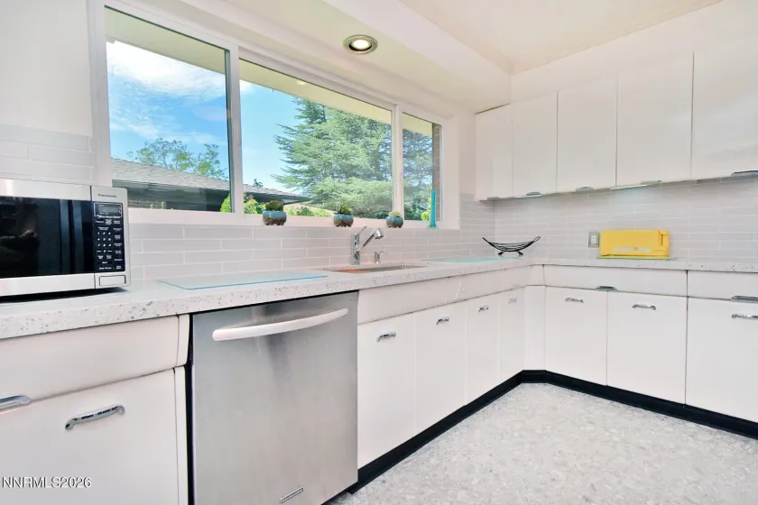 1175 Fairfield, Reno, Nevada 89509, 2 Bedrooms Bedrooms, ,2 BathroomsBathrooms,Residential,Residential,Fairfield,0,260010686