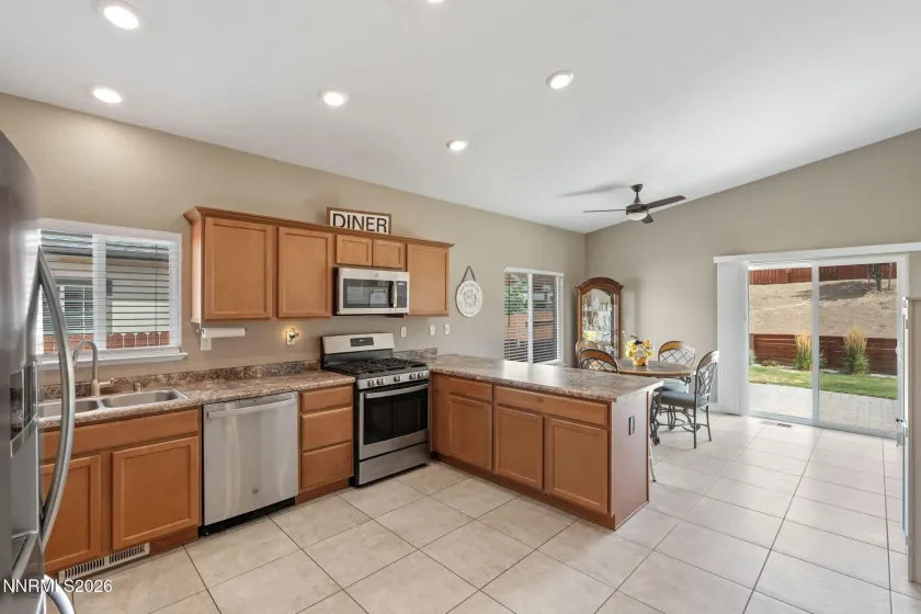18194 Kodiak Bear, Reno, Nevada 89508, 3 Bedrooms Bedrooms, ,2 BathroomsBathrooms,Residential,Residential,Kodiak Bear,0,260010711
