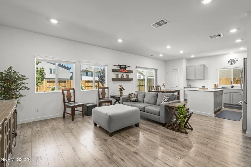 8847 Trifid, Reno, Nevada 89506, 4 Bedrooms Bedrooms, ,3 BathroomsBathrooms,Residential,Residential,Trifid,0,260010717