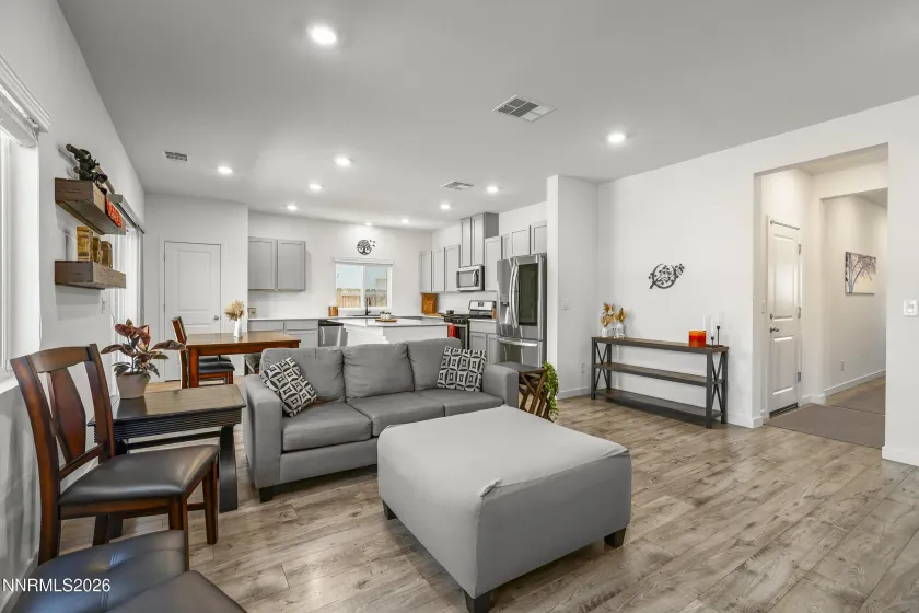 8847 Trifid, Reno, Nevada 89506, 4 Bedrooms Bedrooms, ,3 BathroomsBathrooms,Residential,Residential,Trifid,0,260010717