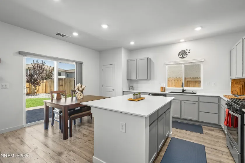 8847 Trifid, Reno, Nevada 89506, 4 Bedrooms Bedrooms, ,3 BathroomsBathrooms,Residential,Residential,Trifid,0,260010717