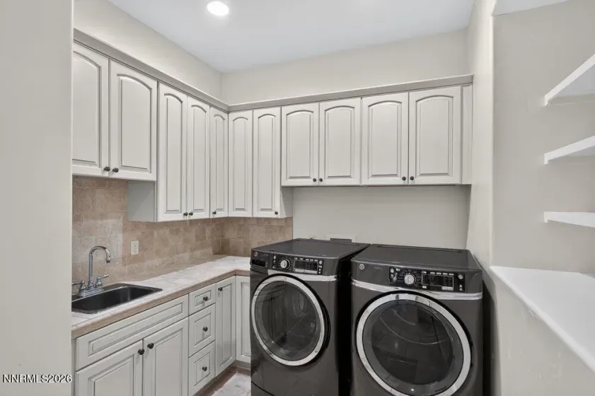 4810 Pinewild, Reno, Nevada 89511, 4 Bedrooms Bedrooms, ,5 BathroomsBathrooms,Residential,Residential,Pinewild,0,260010720